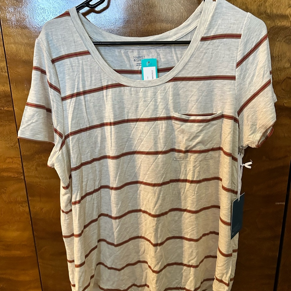Women’s Market & Spruce Tee